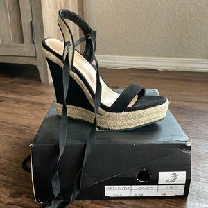 Brand new fashion Nova wedges